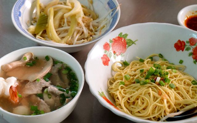 Hủ Tiếu Mỹ Tho Dì 9 - Đoàn Văn Bơ