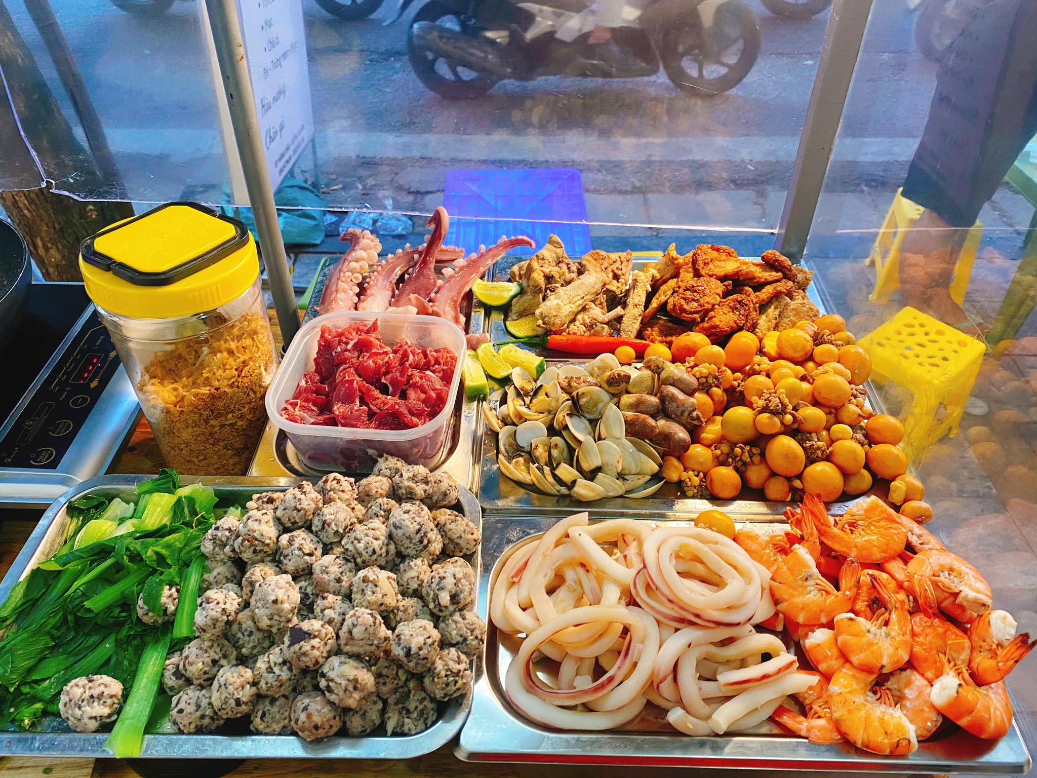 Bến Nứa Quán - Mì Chua Cay & Hải Sản Đà Nẵng - Hàng Đậu