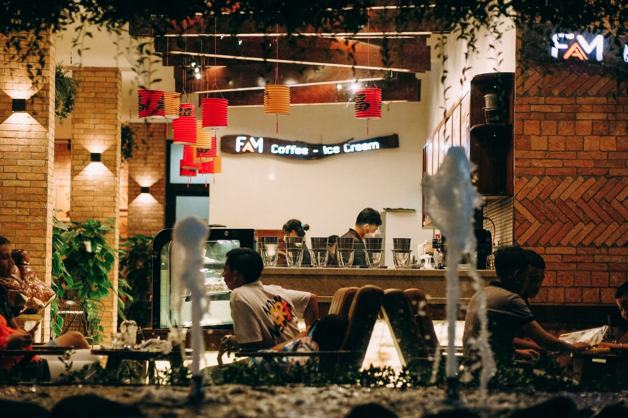 Fam Coffee - Ice Cream - Thủ Khoa Nghĩa