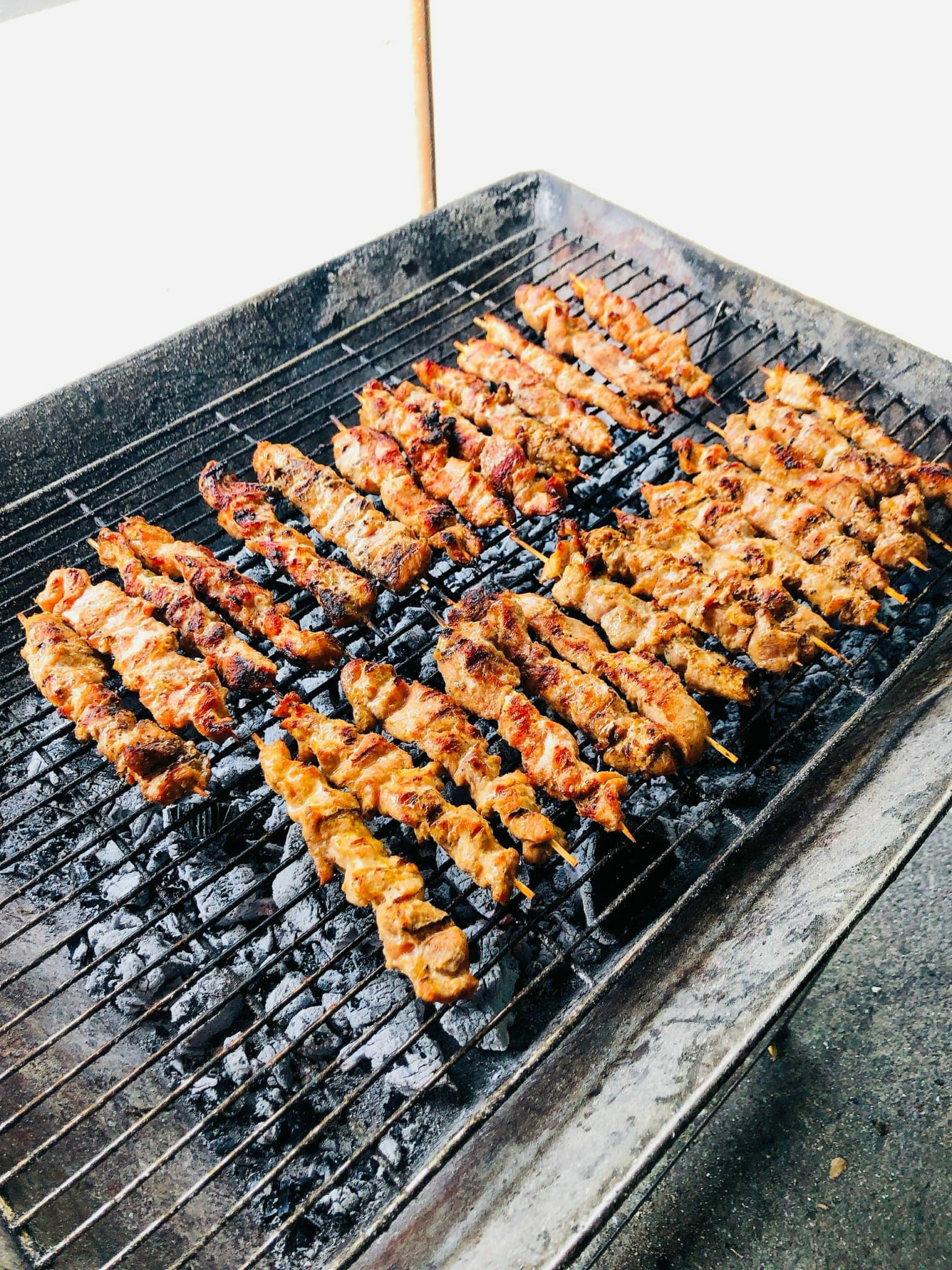 Gà Nướng Cơm Lam - Lê Đức Thọ