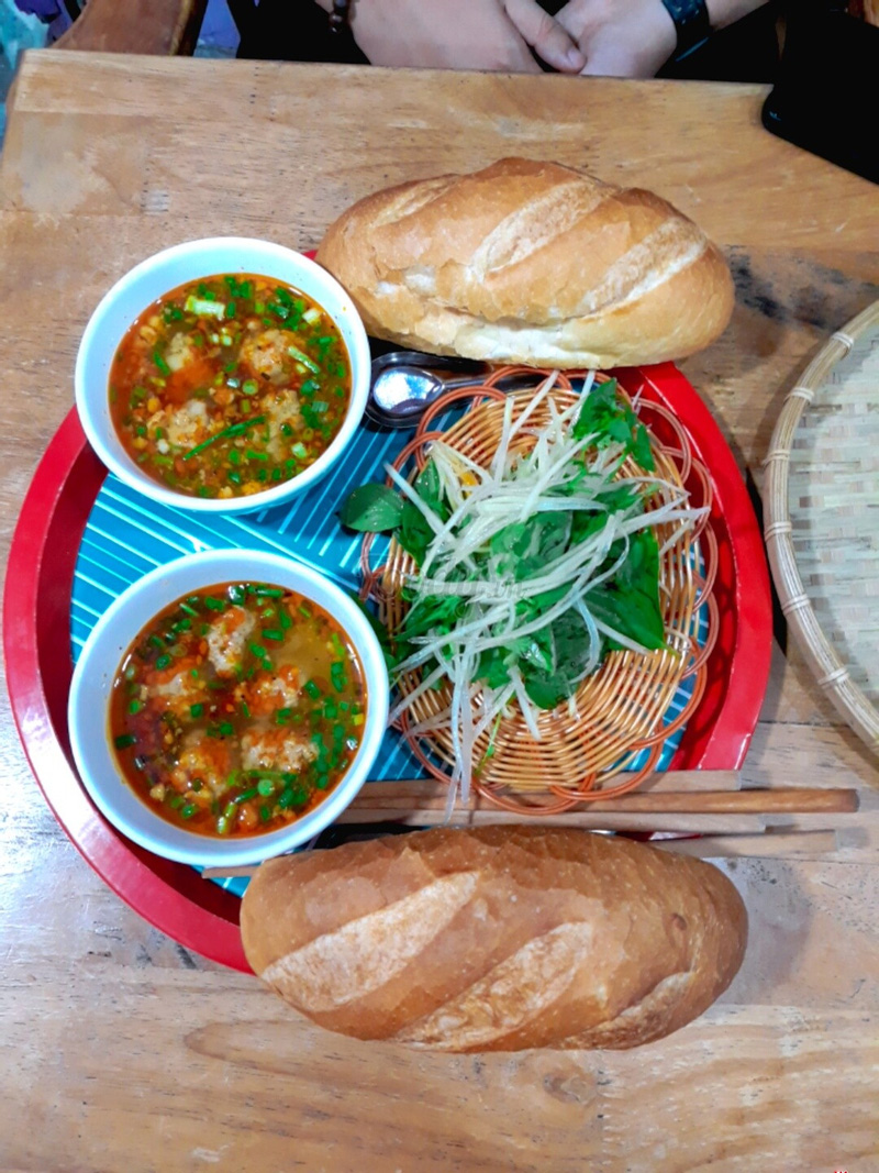 Bánh Mì Xíu Mại Chén Nha Trang - Võ Oanh