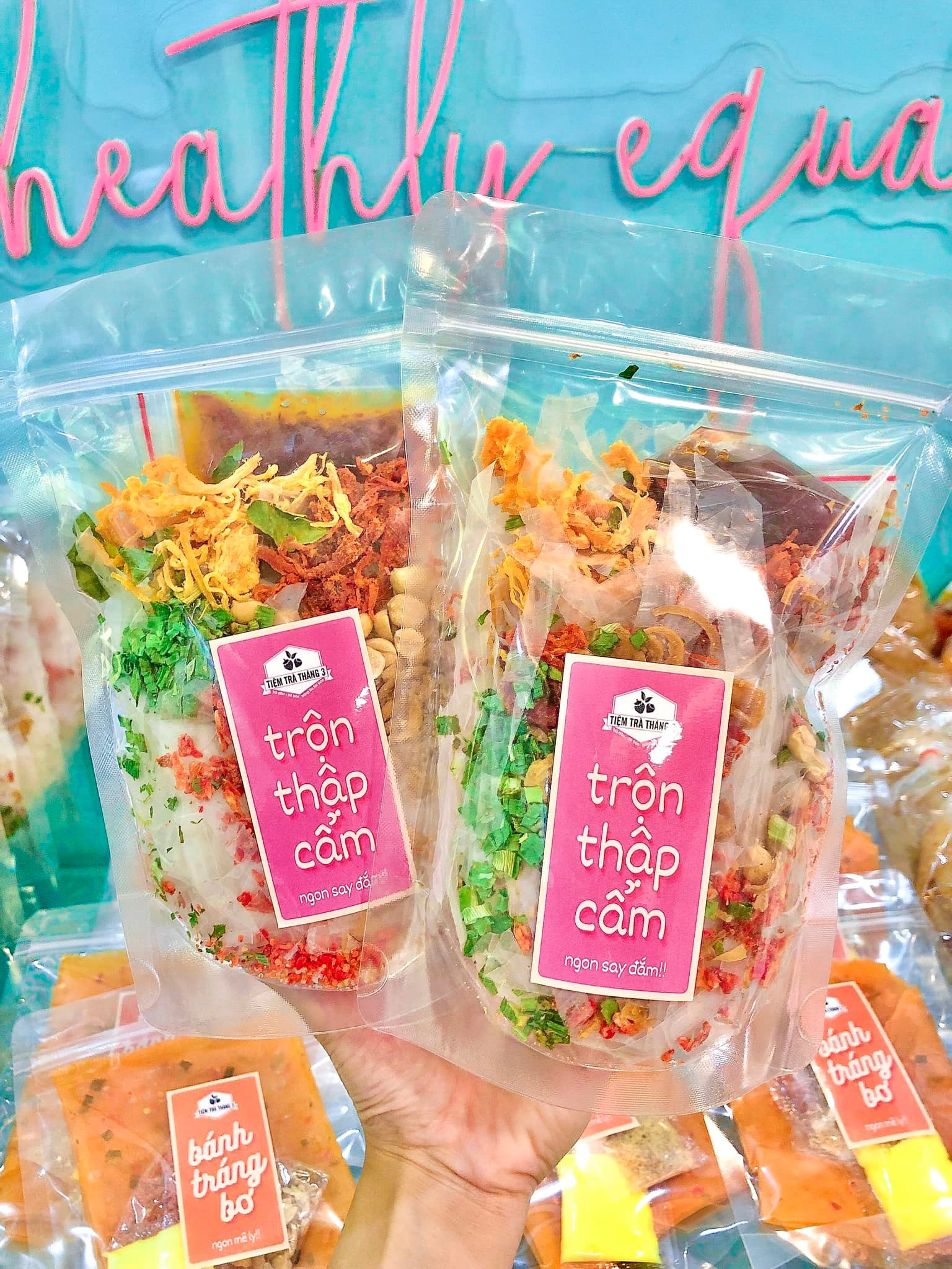 Tiệm Trà Tháng 3 - Trà Dâu & Tré Trộn Đông Du - Đội Cấn