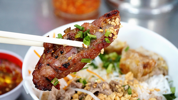 Bún Thịt Nướng Cô Phượng - Tùng Thịên Vương