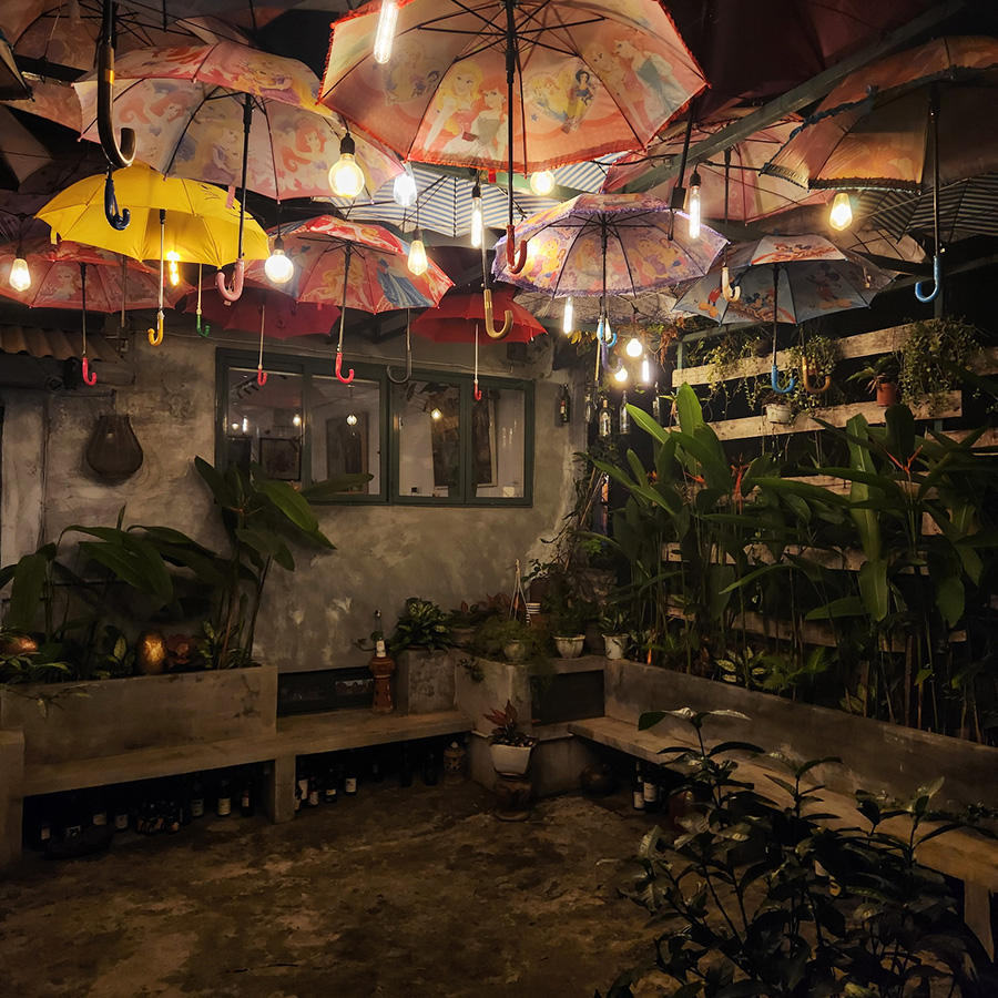 Nola Cafe - Mã Mây