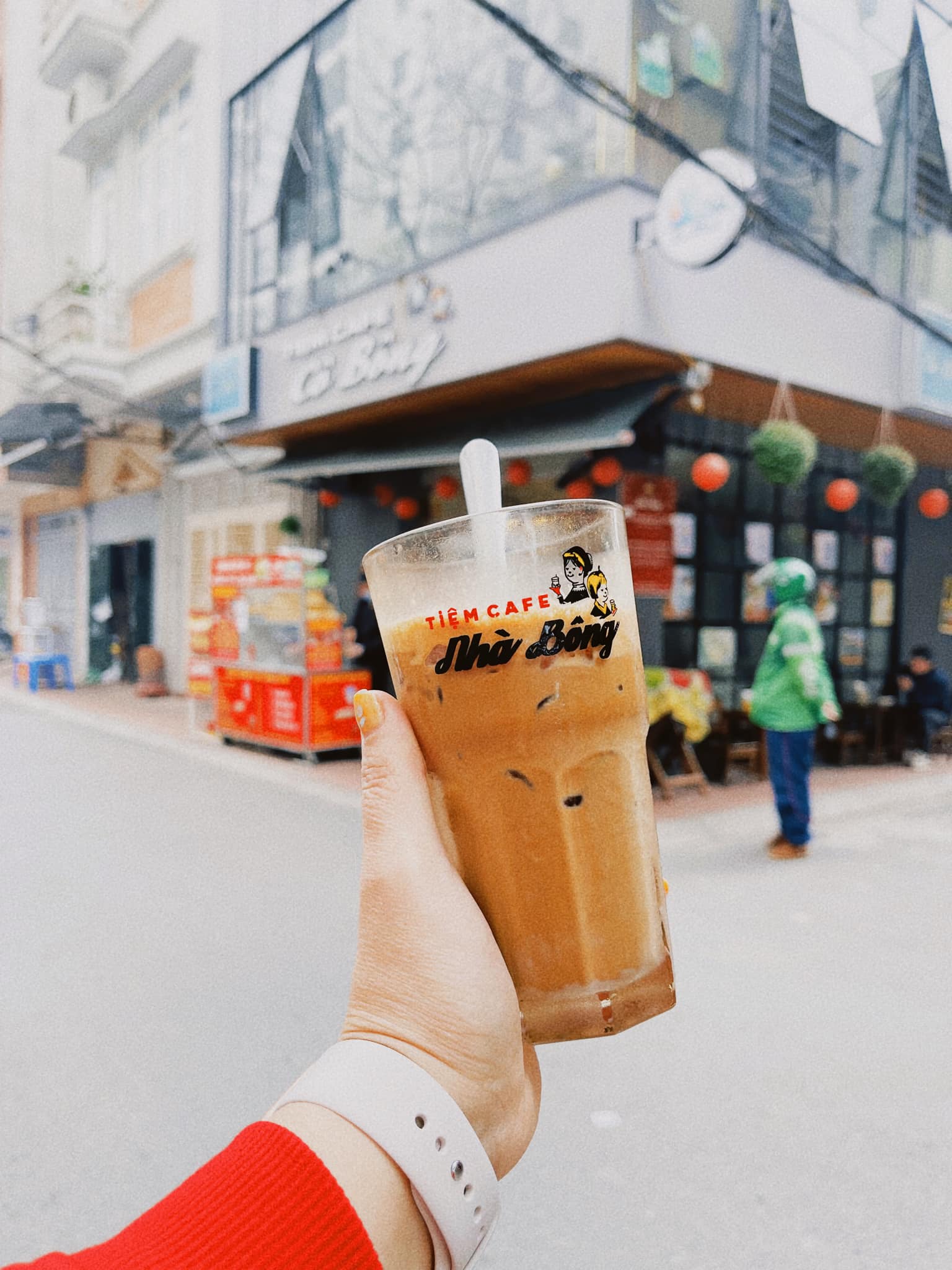 TIỆM CAFE NHÀ BÔNG - Xuân La