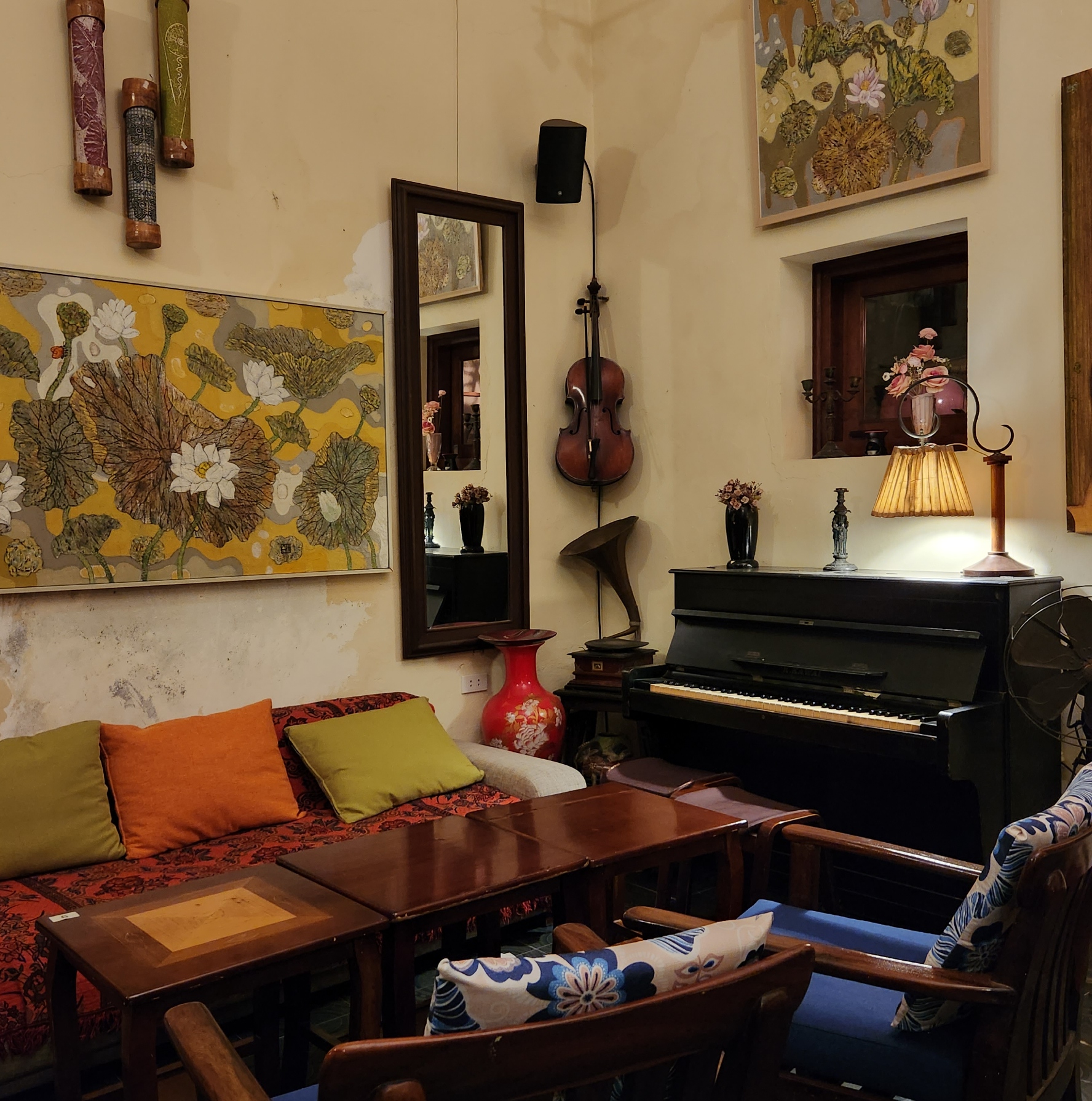 Nola Cafe - Mã Mây