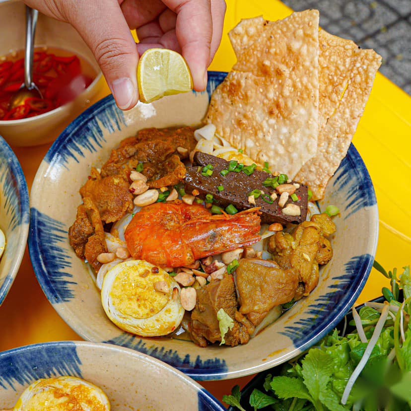 Mì Quảng Quỳnh - Phạm Văn Bạch