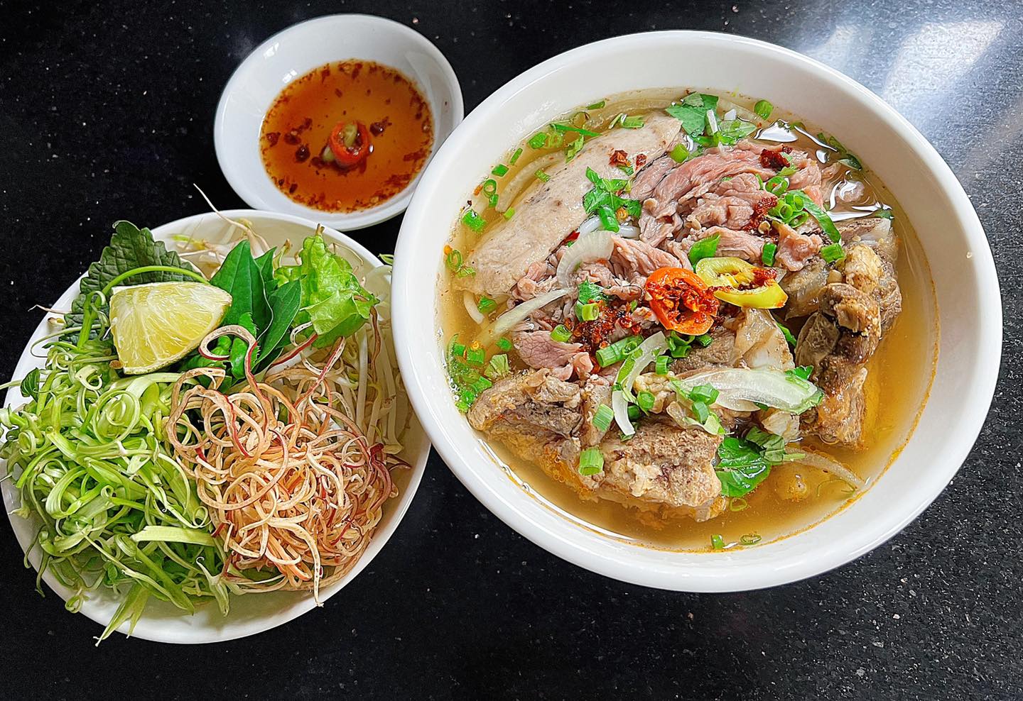 Bún Bò Huế Nhiêu Tứ - 25 Nhiêu Tứ