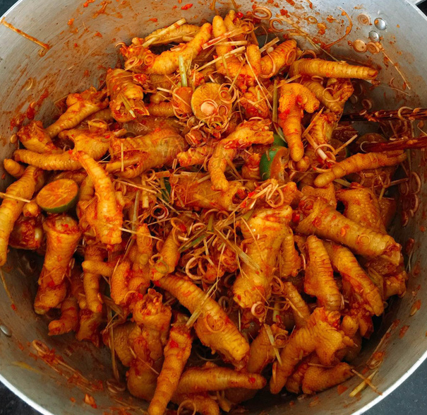 Chân Gà Sốt Thái - Nguyễn Thị Định