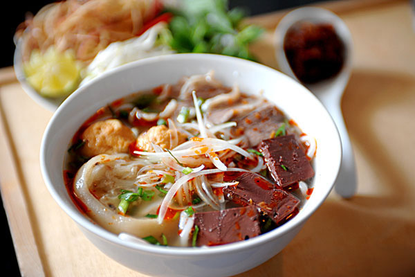 Bún Bò Huế O Diện - Bún bò - Lê Văn Lương