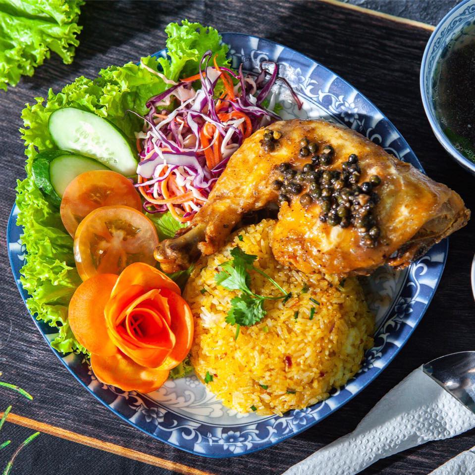 Cơm Gà Xối Mỡ Hoàng Đế - Đường Số 59