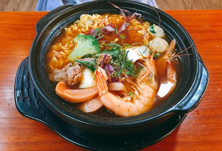 Mì Cay - Trà Sữa & Ăn Vặt Taky - Lý Tế Xuyên