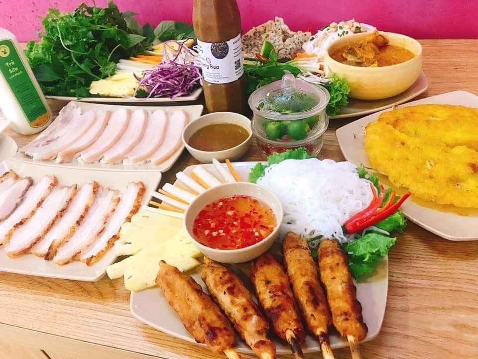 Bánh Tráng Cuốn Thịt Heo Habibi Hoàng Bèo - Quang Trung