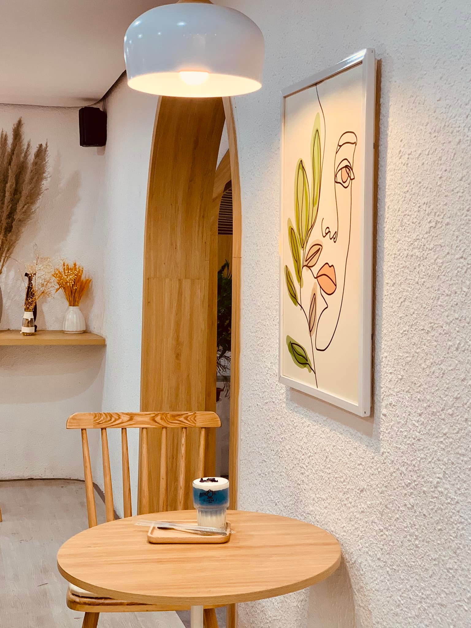 Lousie de Café - Nguyễn Hiền