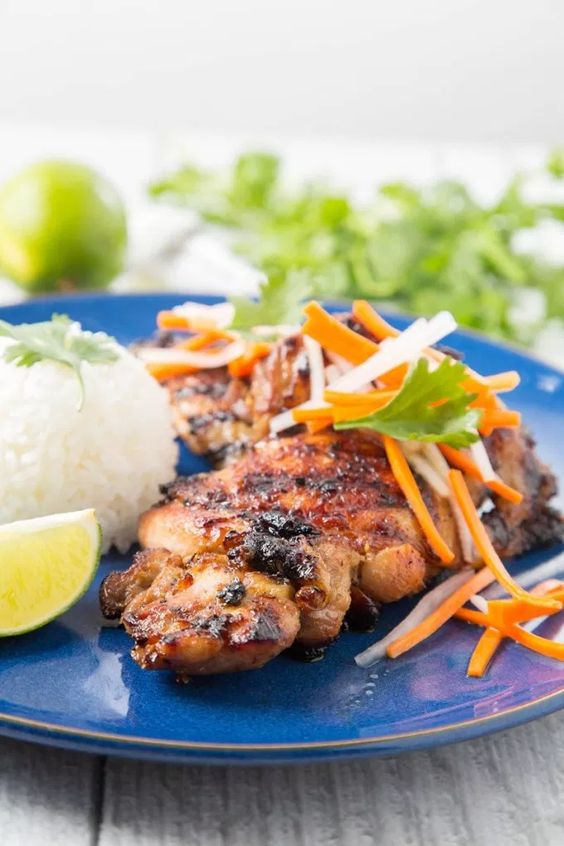 Bếp Nhà Bao Tiểu Thư - Cơm Tấm & Bánh Tằm - Đào Cam Mộc