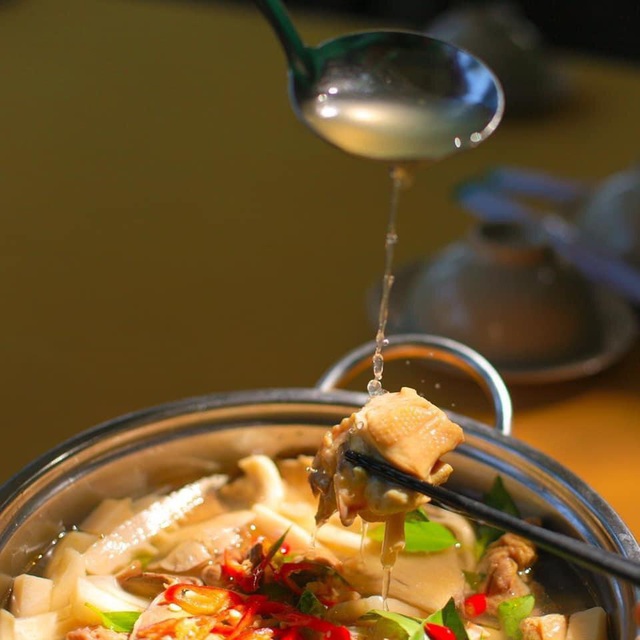 Lẩu Gà Lá É - Lãnh Binh Thăng