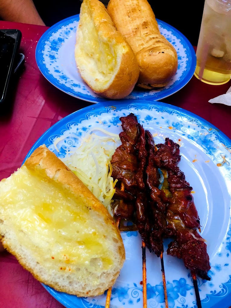 A Tùng - Bánh Mì Bò Nướng Bơ Cambodia - Cống Quỳnh