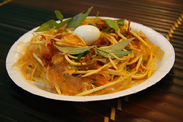Tré Trộn Bánh Tráng Trộn Chị Hai - Nguyễn Văn Lượng