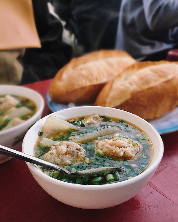 Bánh Mì Xíu Mại Chén Nha Trang - Võ Oanh