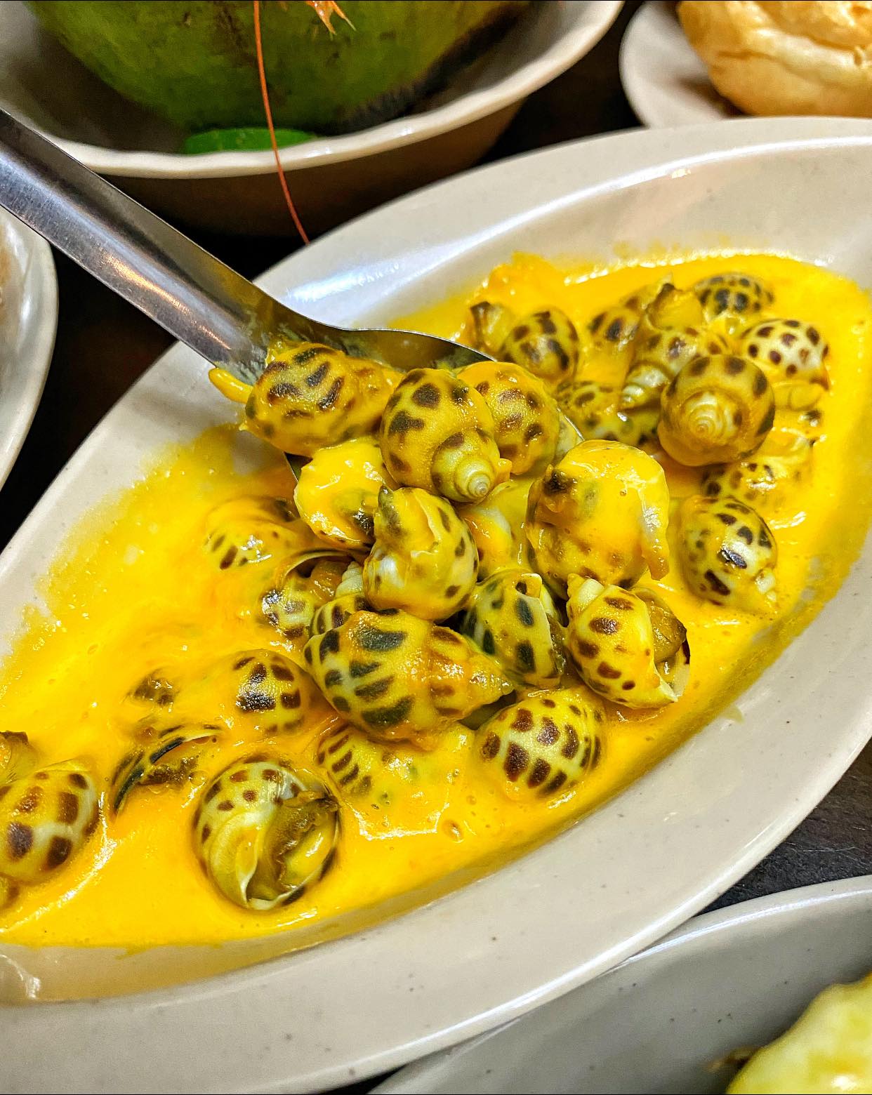 Ốc & Xiên Nướng Cô Dậu - Trần Trọng Cung