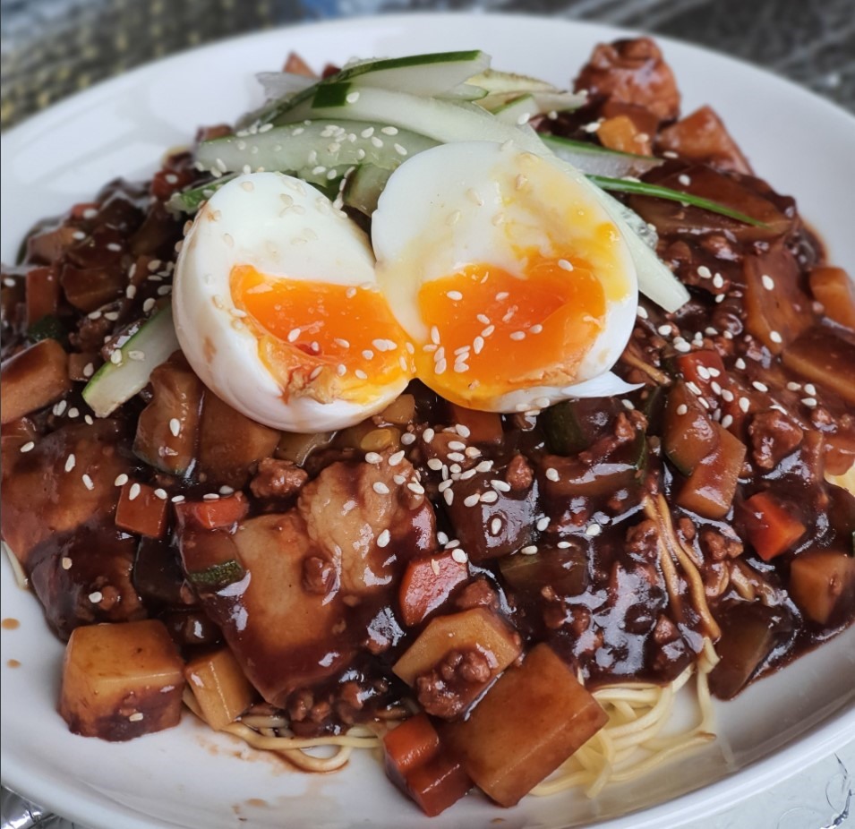 Mì Tương Đen Hakenfu - Trần Hữu Trang