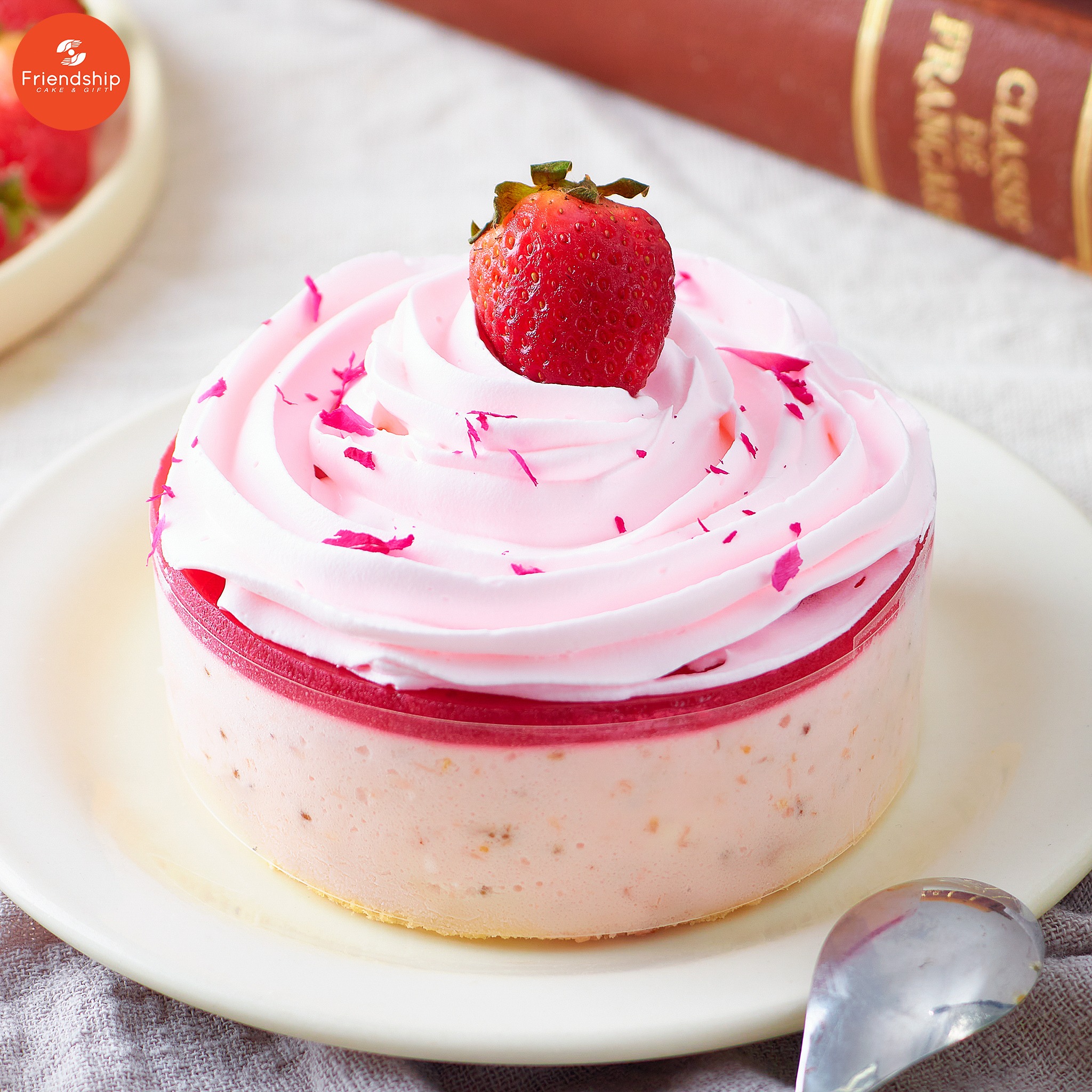 Friendship - Cake & Gift - Nguyễn Huy Tưởng