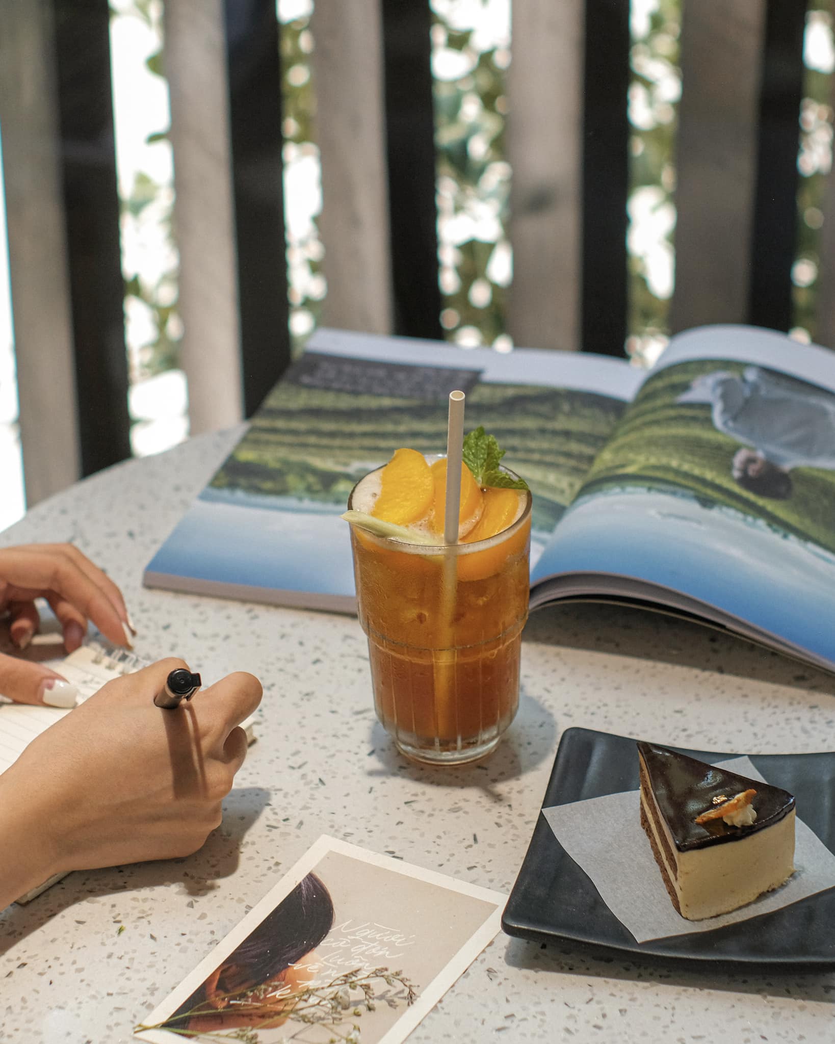 Three O'clock - Coffee & Tea - Cách Mạng Tháng 8