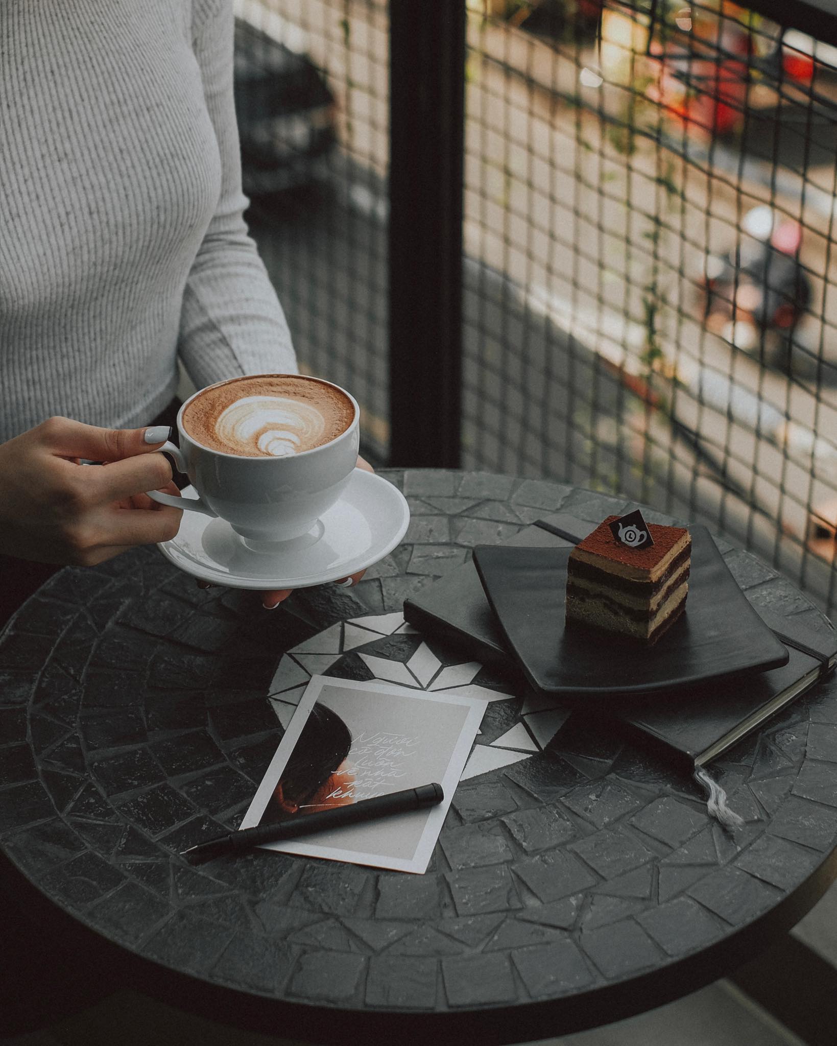 Three O'clock - Coffee & Tea - Trần Hưng Đạo