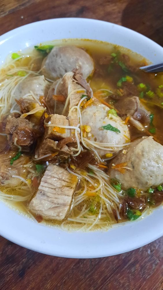 Hủ Tiếu Nam Vang Cô Ba - Lê Văn Lương