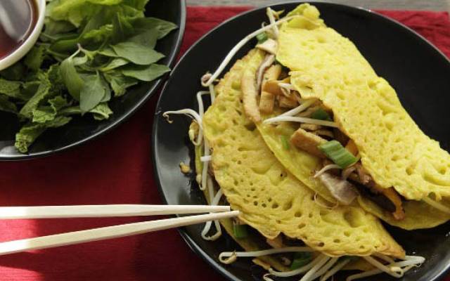 Dì Út - Bánh Xèo Nậm Lọc - Thân Nhân Trung