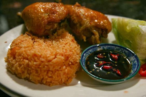 Cơm Gà Xối Bơ Cô Út - Hậu Giang