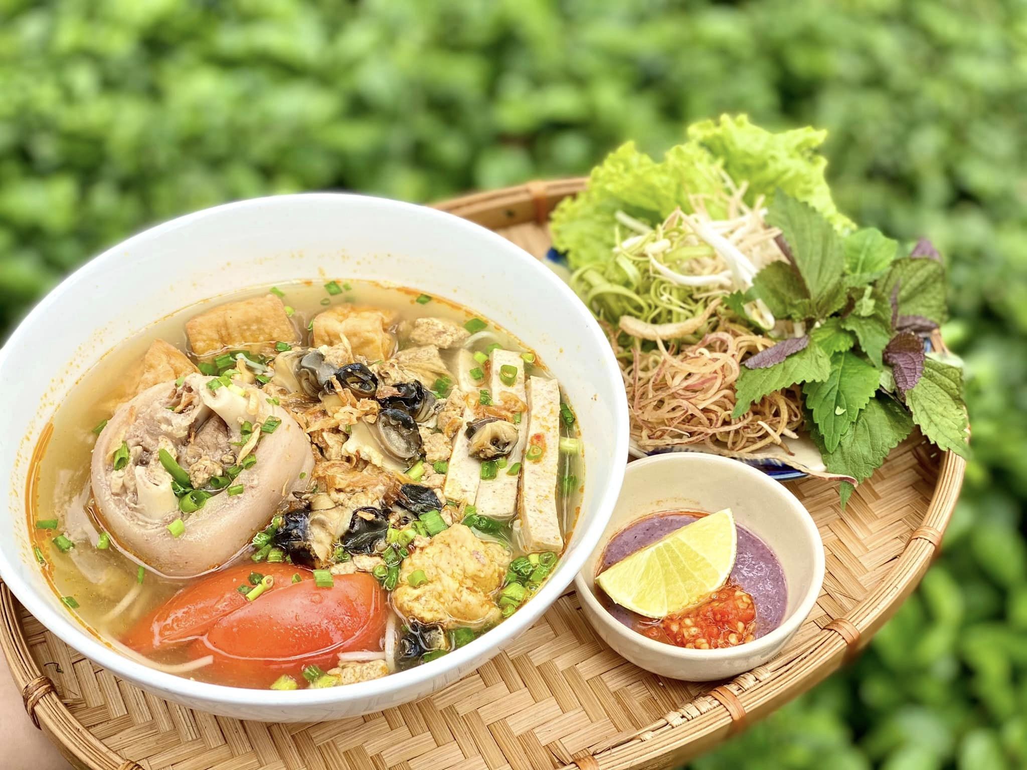 Bún Riêu Bếp Trưởng & Bánh Khọt Vũng Tàu - Lâm Văn Bền