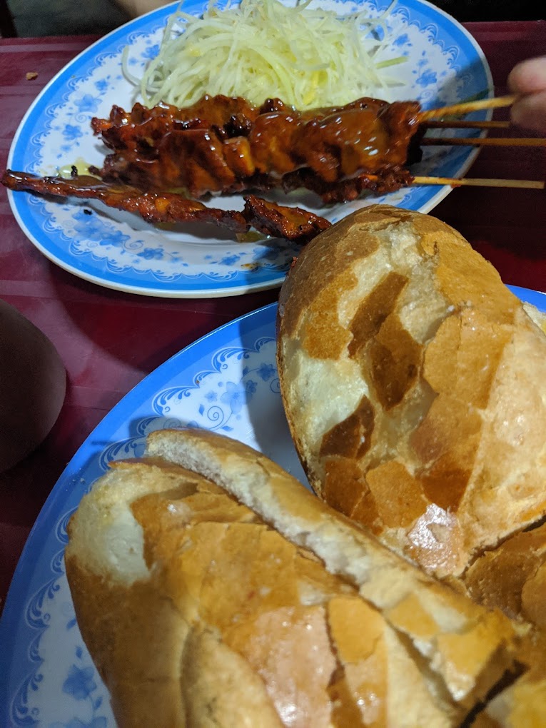 A Tùng - Bánh Mì Bò Nướng Bơ Cambodia - Cống Quỳnh