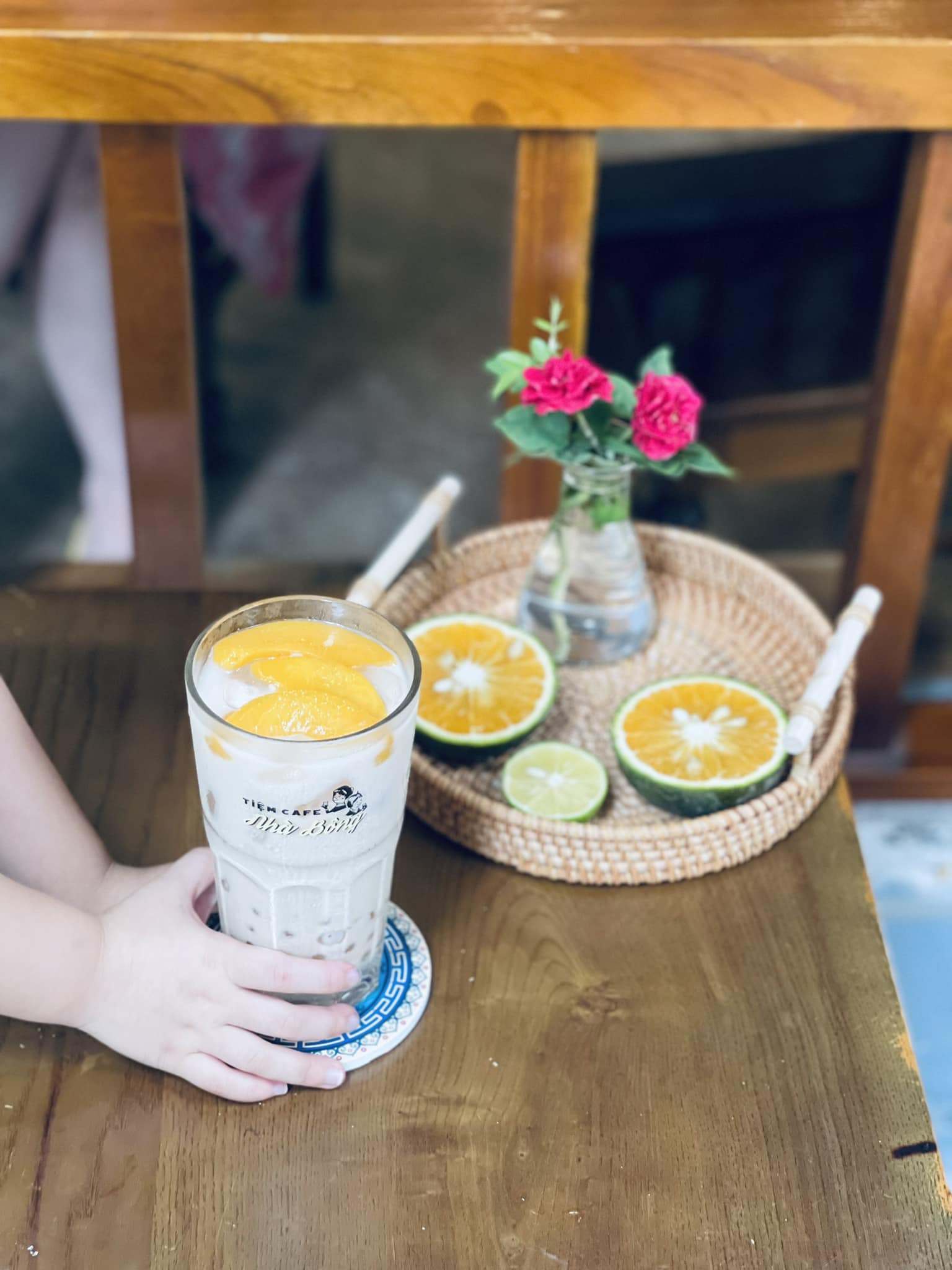 TIỆM CAFE NHÀ BÔNG - Xuân La