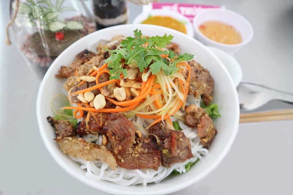 Ngự Quán - Bún Bò Hué - Quang Trung