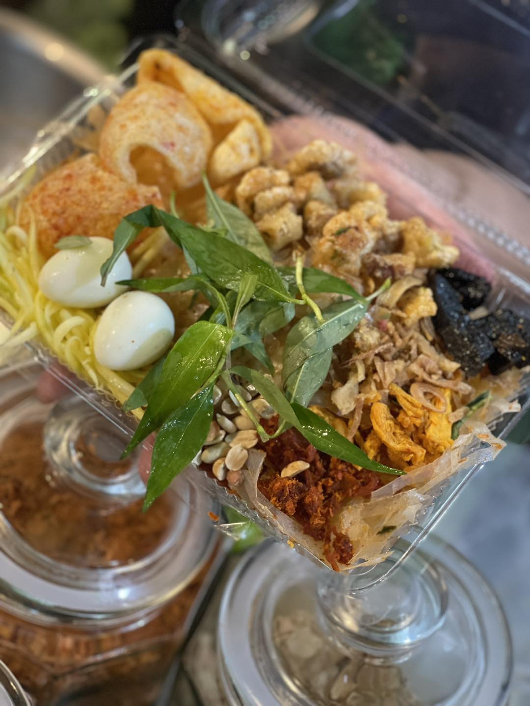 Cô Huyền - Bánh Tráng - Tôn Thất Tùng