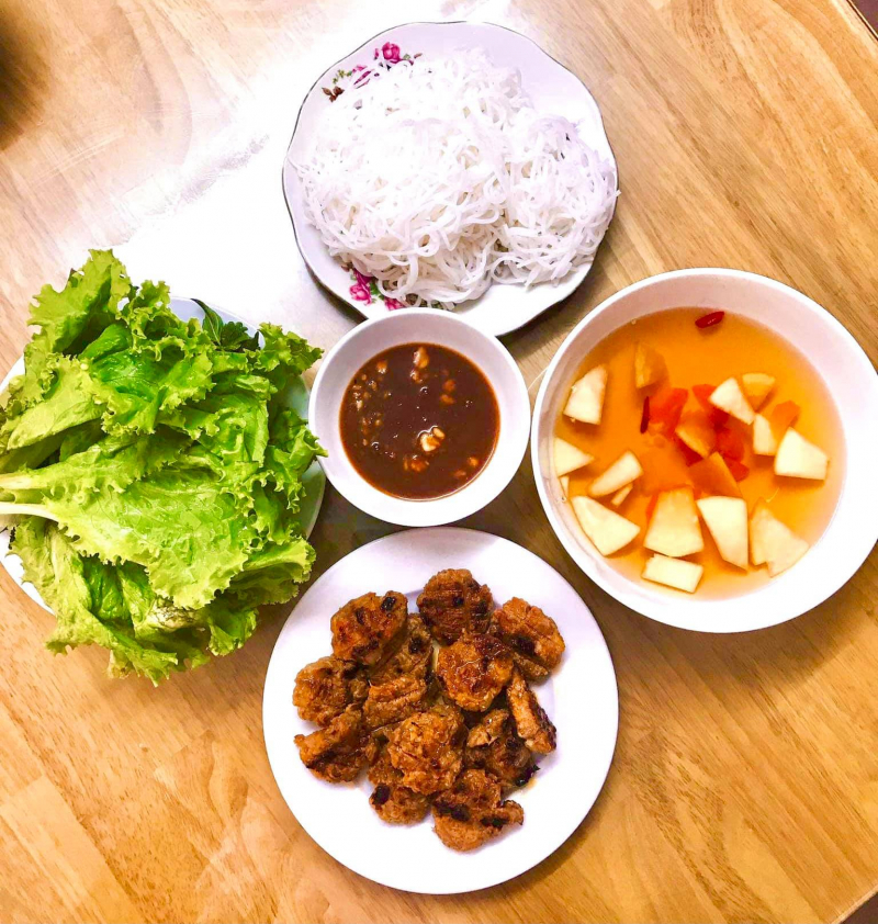 Hoàng Long Bún Chả - Bánh Cuốn - Yên Xá