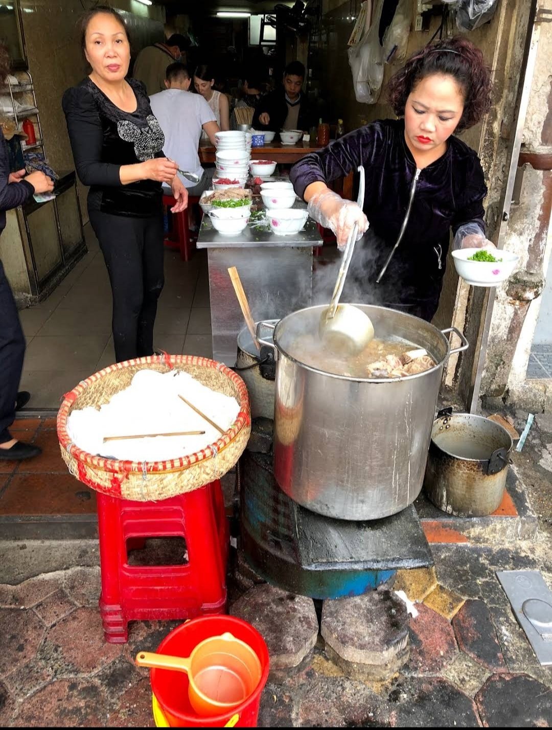 Phở Tư Lùn - Hai Bà Trưng