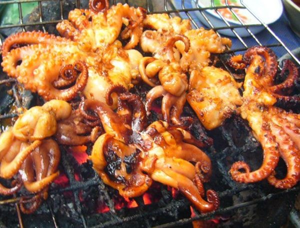 Nàng Minhon - Chân Gà & Bạch Tuộc Nướng - Đinh Bộ Lĩnh