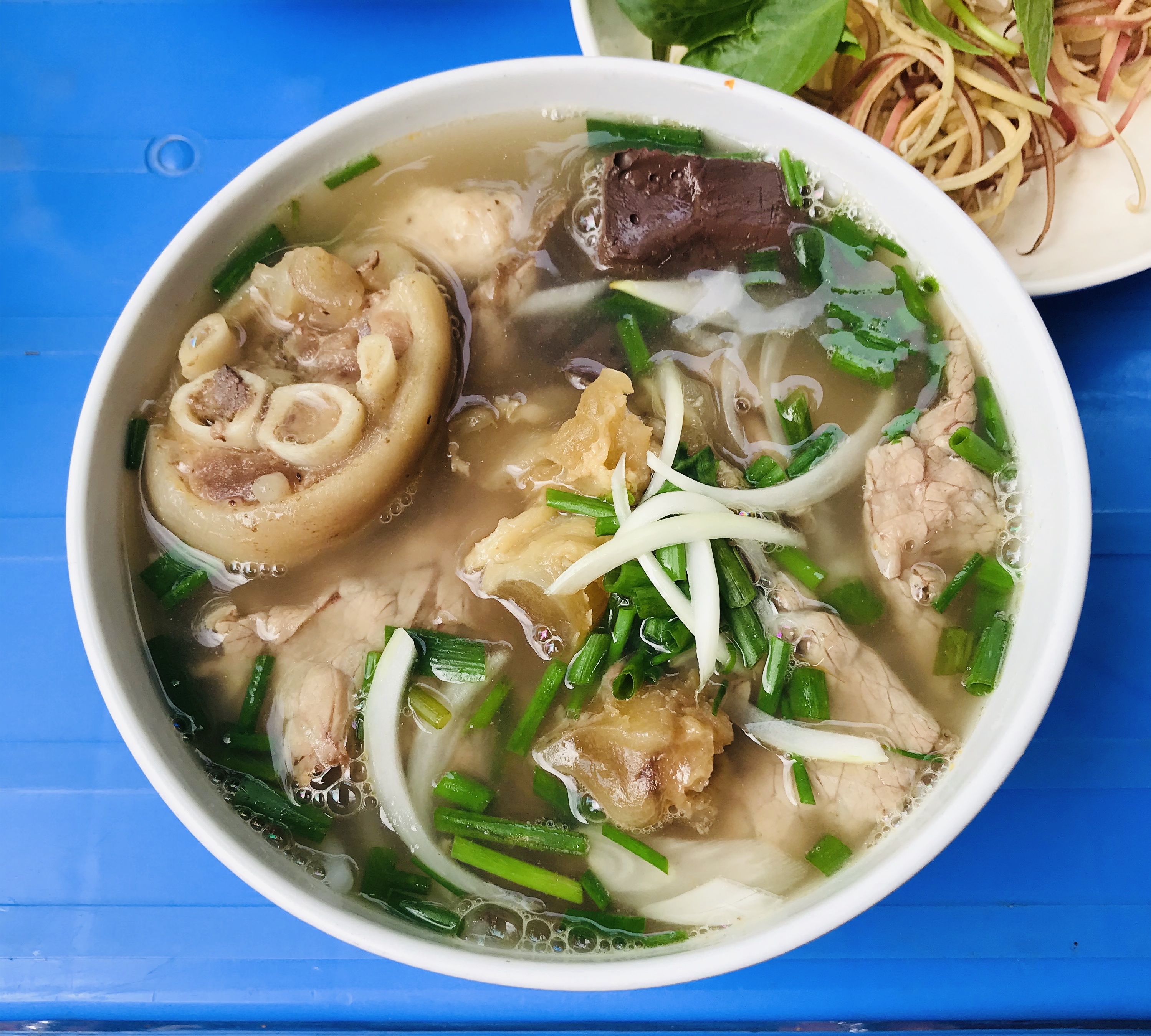 Thu Thùy - Bún Bò Huế - Đại Cồ Việt