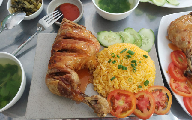 Cơm Gà Xối Mỡ Thanh Xuân - Nguyễn Văn Tăng