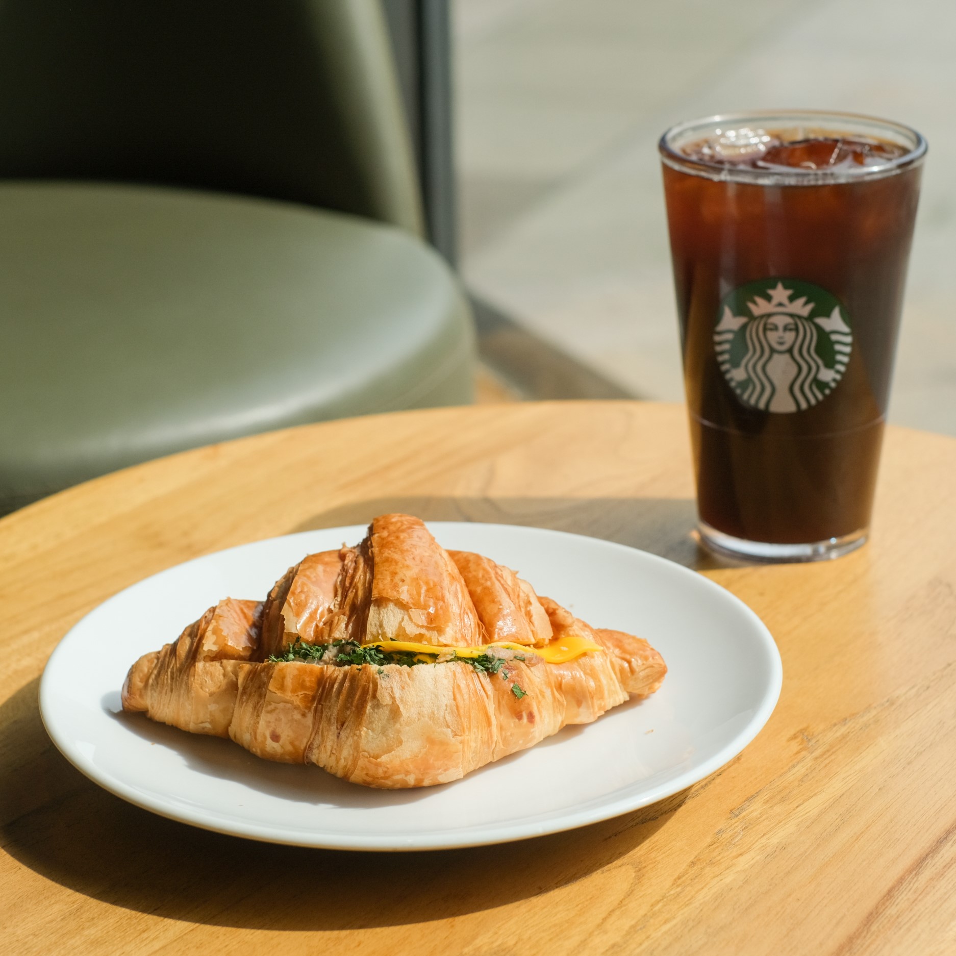 Starbucks Lotte Nam Saigon - Nguyễn Hữu Thọ