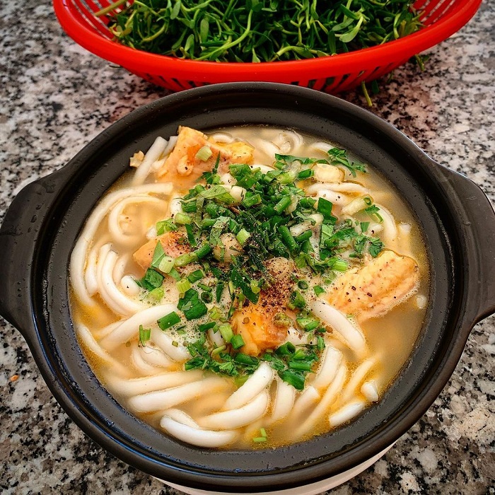 Hà Quyên - Bánh Canh Cá Lóc Bột Gạo - Đình Phong Phú