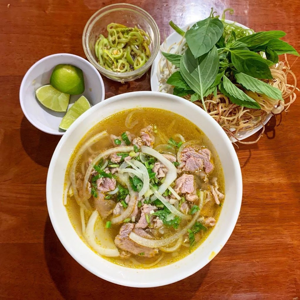 Bún Bò Huế Hùng Oanh - Triều Khúc