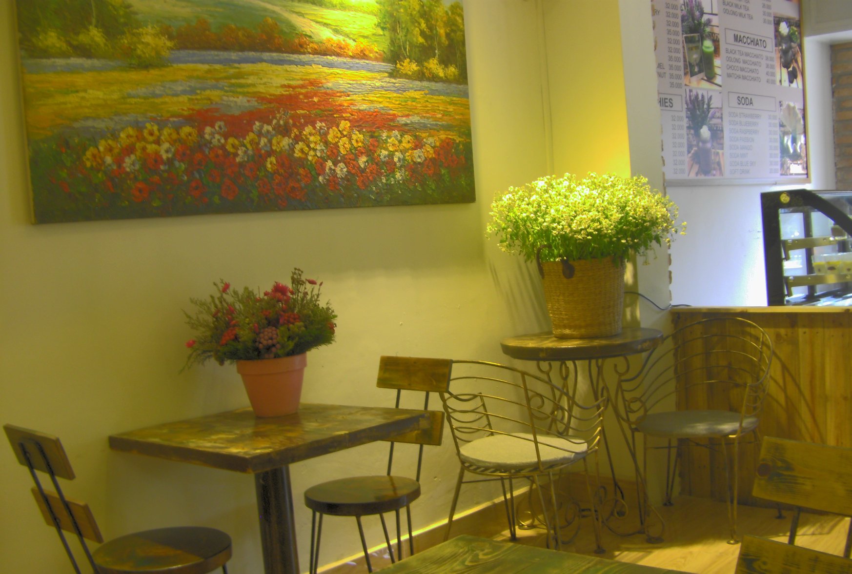 Myn Coffee & Restaurant - Lạc Long Quân
