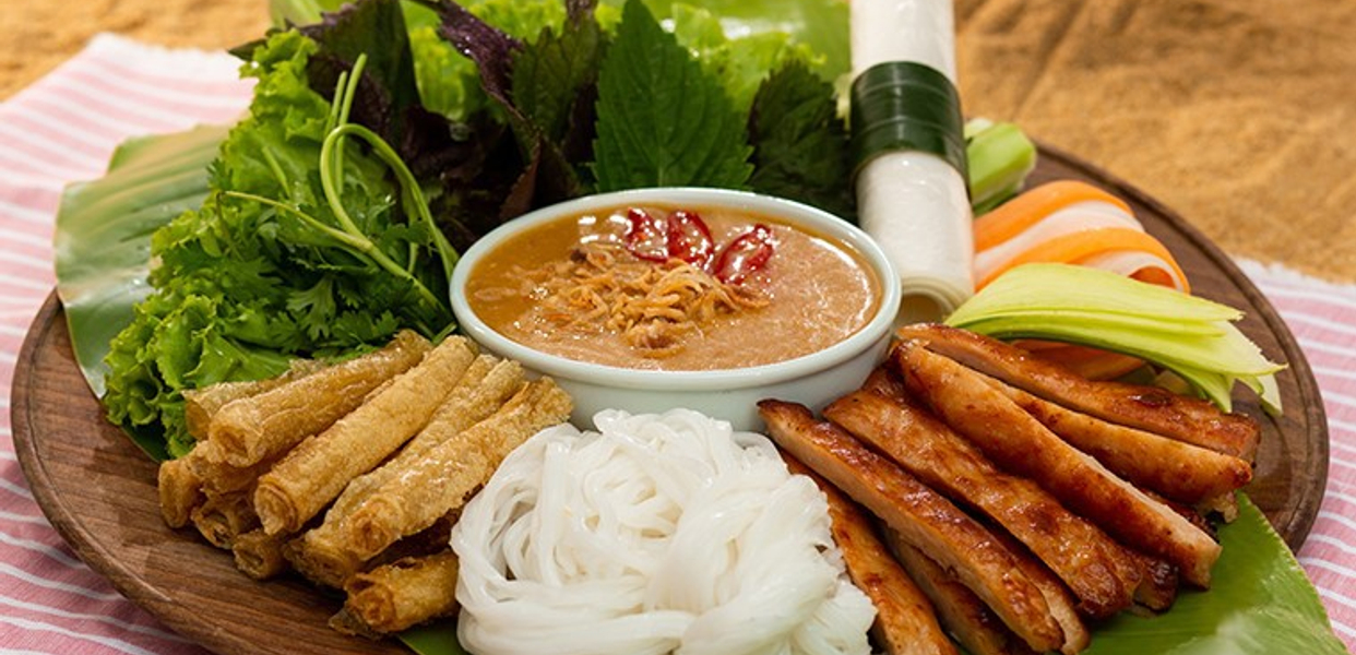 Nem Nướng Neem Sauce - Bạch Đằng