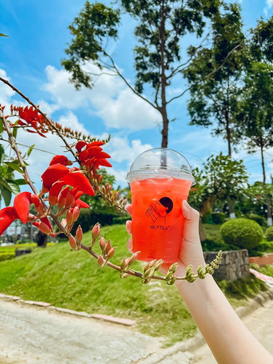 Trà Sữa HeyTea - Nguyễn Hoàng