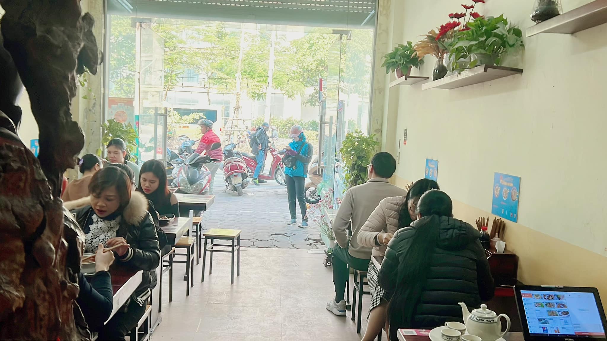 Vua Bún Hải Sản - Láng Hạ