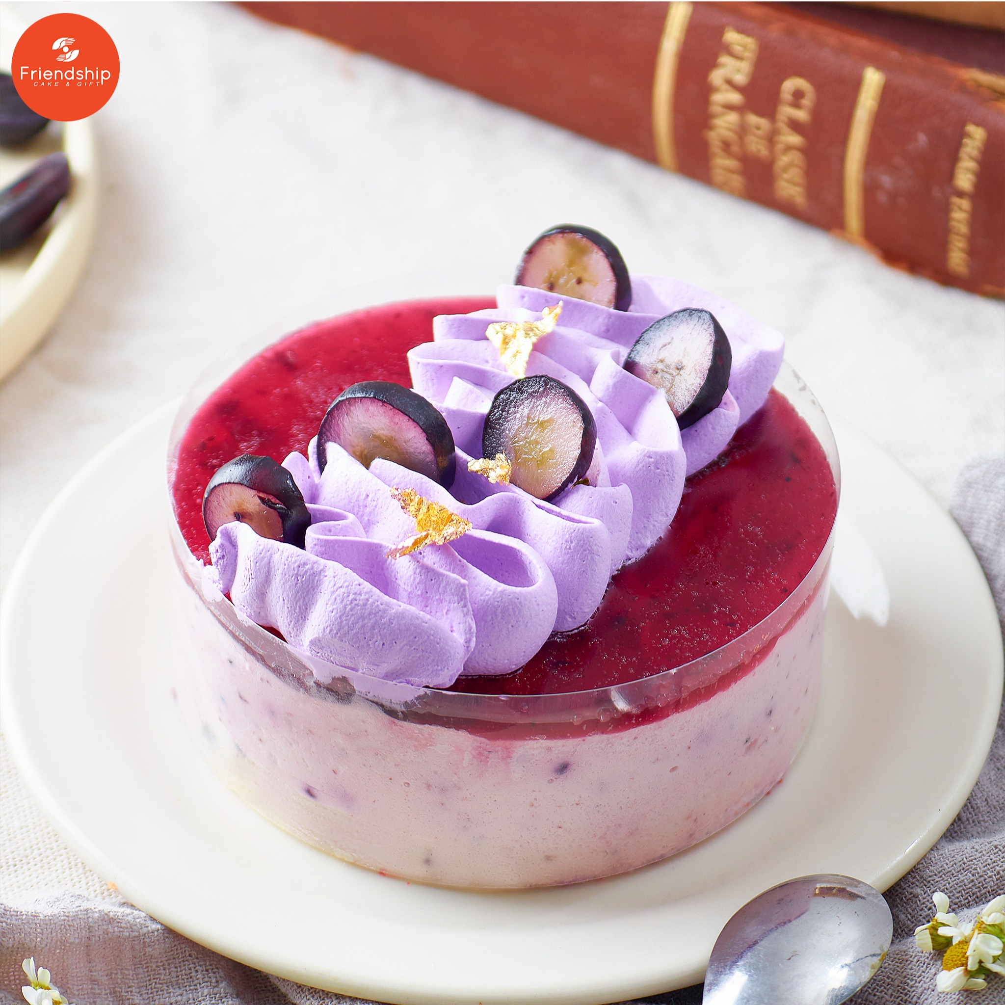 Friendship - Cake & Gift - Nguyễn Huy Tưởng