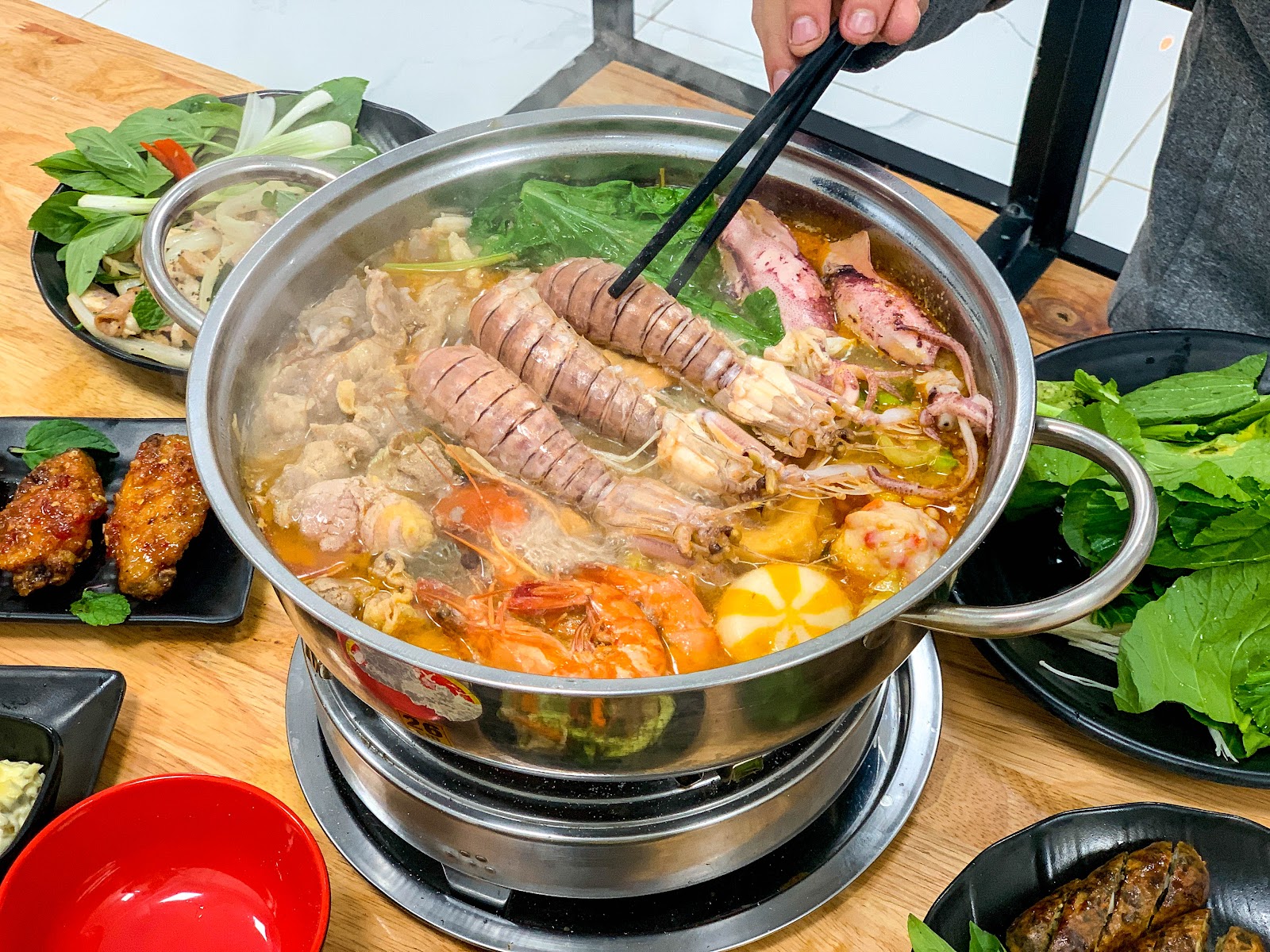 Vua Lẩu Hải Sản Atlantis - Lê Thanh Nghị